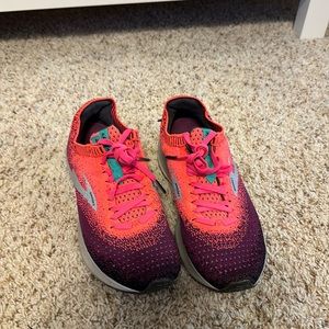 *BASICALLY NEW* women’s Brook’s Levitate 2! Size 7.5